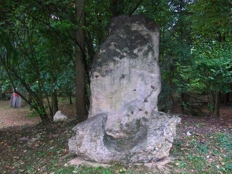 Bezoek aan de toren Eben-Ezer gelegen in Eben-Emael, die uitkijkt op de vallei van de Geer, gebouwd in de jaren 60, temidden van een ombebouwd gebied door Robert Garced (17).JPG